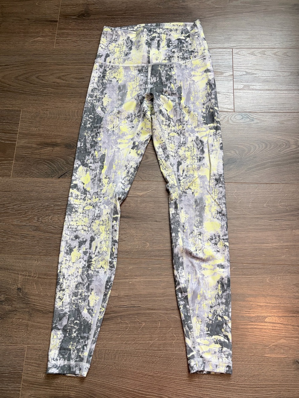 Lululemon Fast Dry High Waisted Training Leggings Size 6 28” Abstract Print